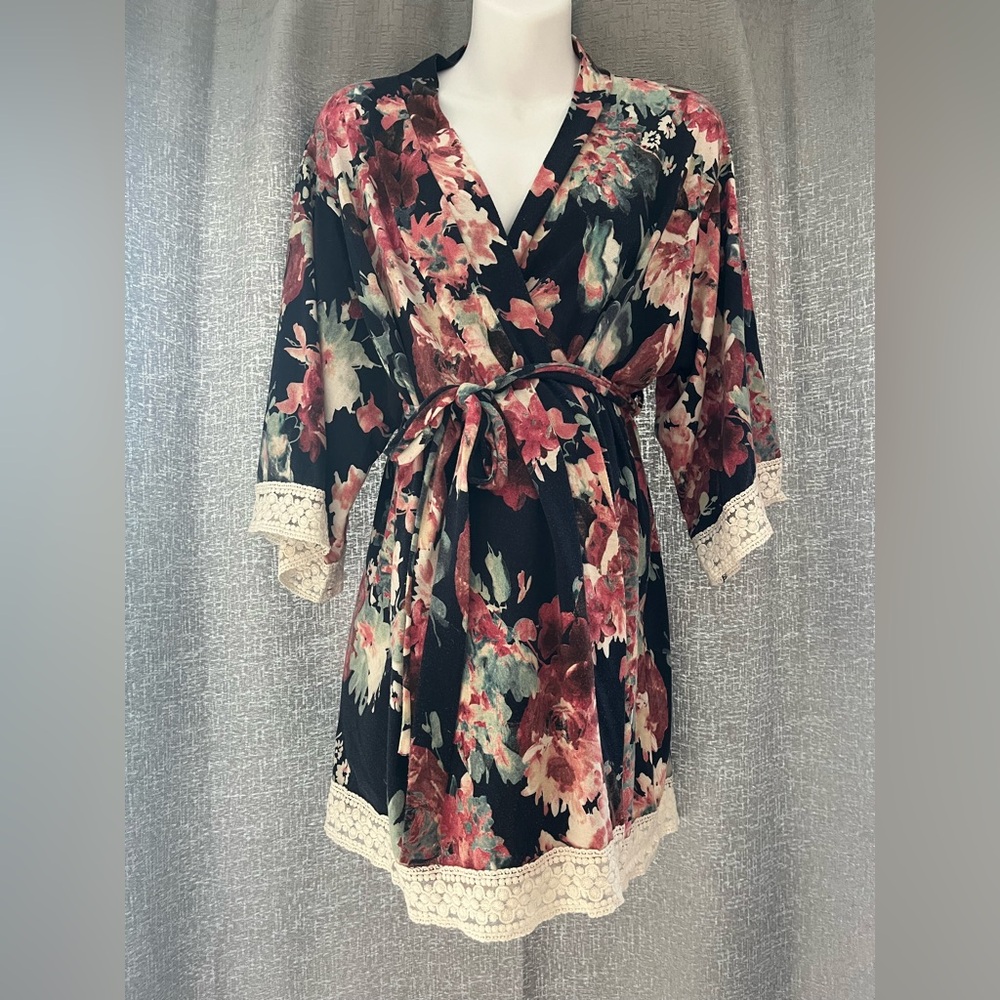 Pink Blush Large Floral Kimono Robe with Lace Trim